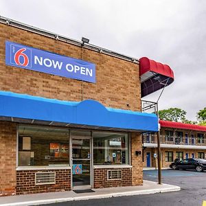 Motel 6-Elmsford, Ny - White Plains